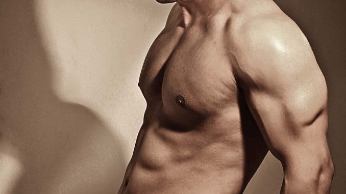 Rahul Kohli impresses SRK with his six-pack abs